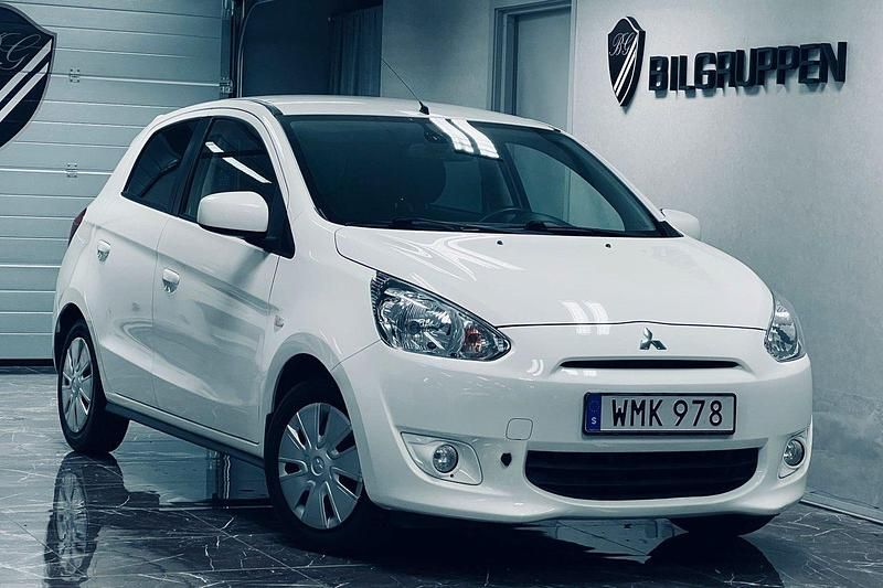 Vit Begagnad 2013 Mitsubishi Space Star Kombi | 99 000 kr - Bild 1/4