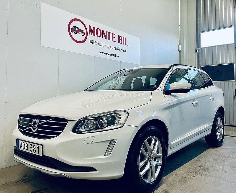 Vit Begagnad 2017 Volvo XC60 Momentum SUV | 199 900 kr (Bra pris) - Bild 1/4
