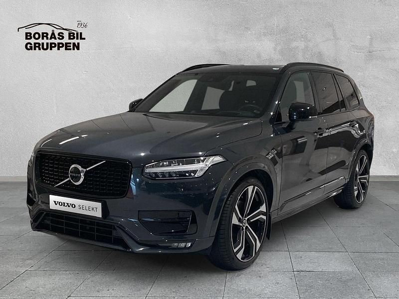 Grå Begagnad 2022 Volvo XC90 Pro SUV | 639 000 kr (Marknadspris) - Bild 1/4