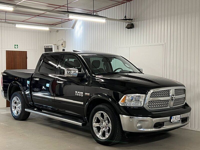 Svart Begagnad 2018 Dodge Ram Pickup | 298 000 kr (Bra pris) - Bild 1/4