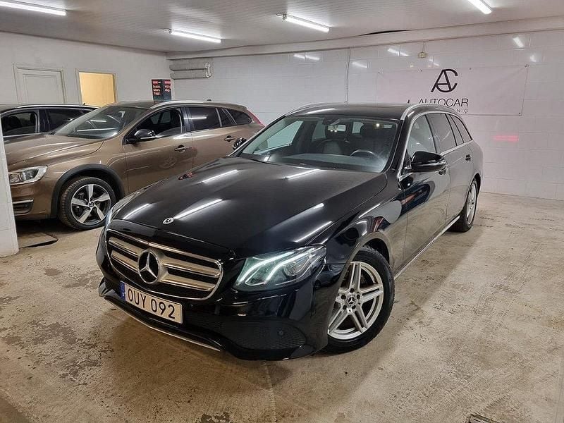 Svart Begagnad 2017 Mercedes E220 Avantgarde Kombi | 129 900 kr (Dyr) - Bild 1/4