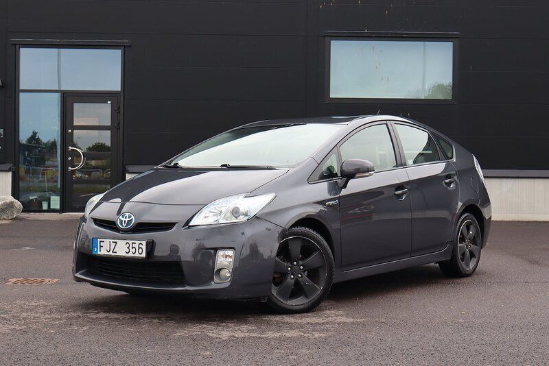 Mörkgrå Begagnad 2010 Toyota Prius Halvkombi | 89 900 kr (Marknadspris) - Bild 1/4
