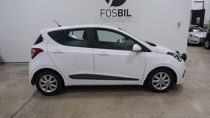 Begagnad Hyundai i10 Premium 87 HK (63 kW) 2014 Vit Halvkombi