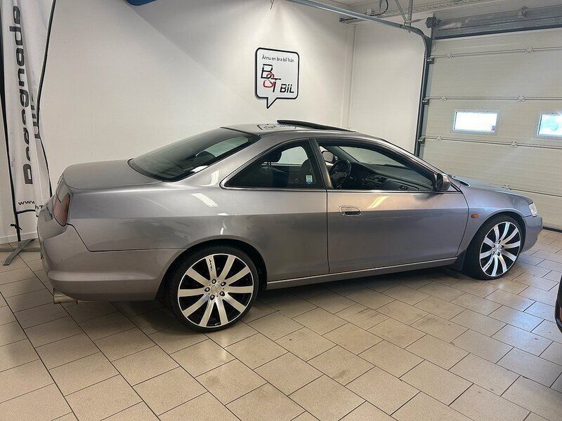 Begagnad Honda Accord 200 HK (147 kW) 2000 Grå Sportkupé