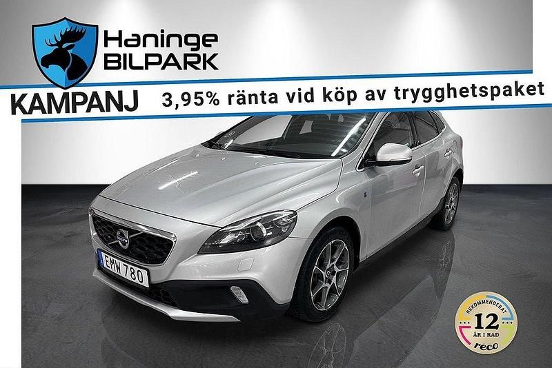 Silver Begagnad 2014 Volvo V40 CC Ocean Race Kombi | 149 900 kr (Marknadspris) - Bild 1/2