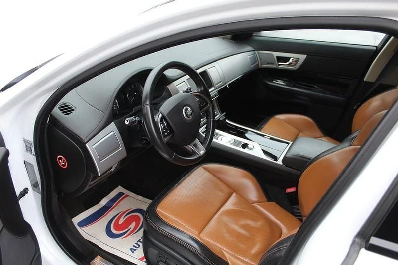 Begagnad Jaguar XF Sportbrake 200 HK (147 kW) 2013 Vit Kombi