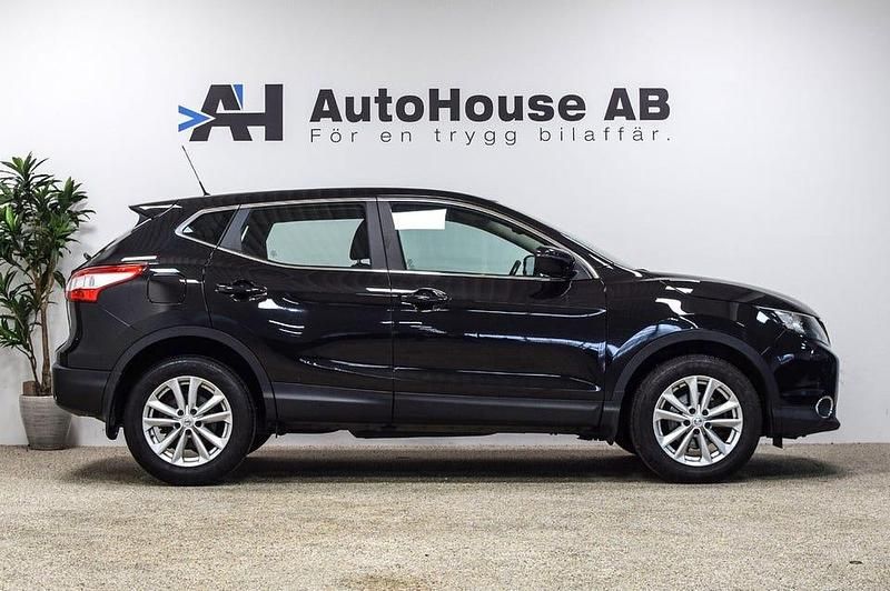 Begagnad Nissan Qashqai Acenta 116 HK (85 kW) 2017 Svart SUV