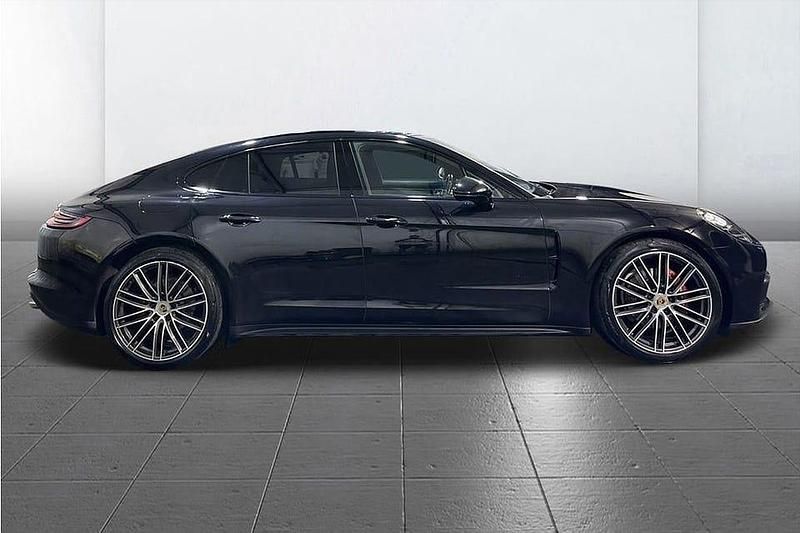 Begagnad Porsche Panamera 4 330 HK (242 kW) 2018 Svart Sedan