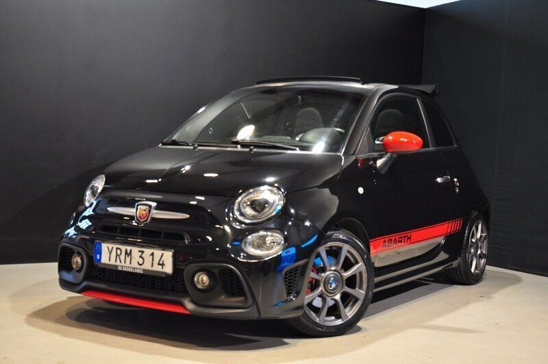 Svart Begagnad 2017 Abarth 595C Cab | 149 000 kr - Bild 1/4