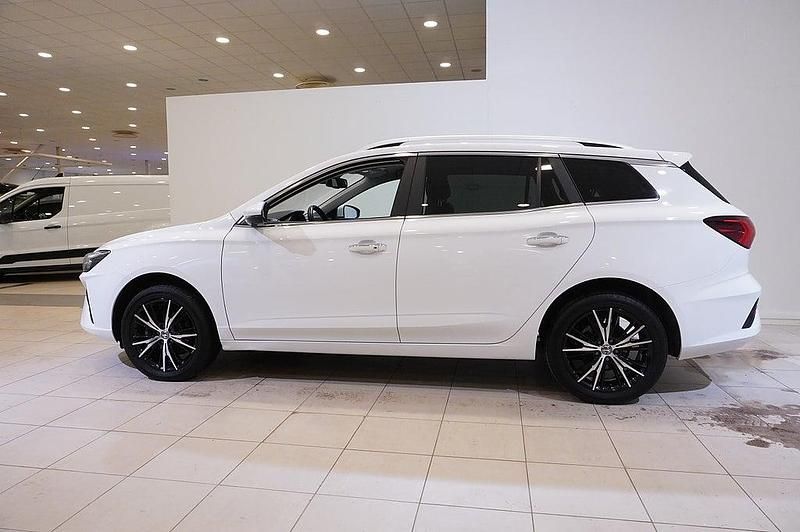 Begagnad MG MG5 EV Luxury 114 kW (156 HK) 2022 Dover white Kombi