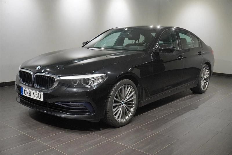 Svart Begagnad 2020 BMW 520 Sport Line Sedan | 299 000 kr (Superpris) - Bild 1/2