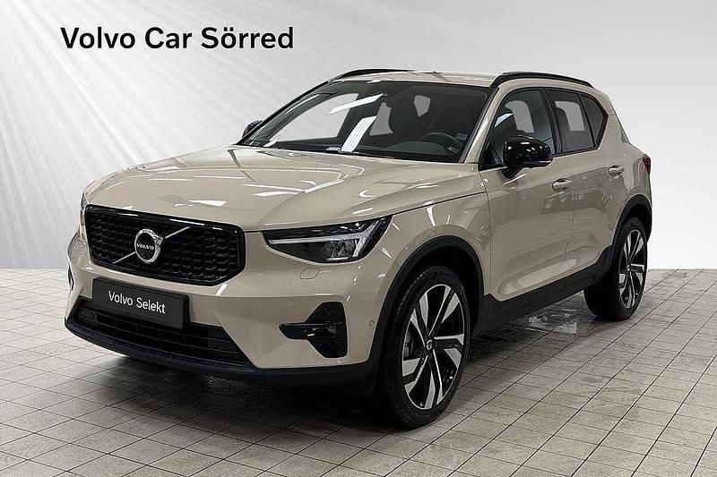 Begagnad 2025 Volvo XC40 SUV | 419 900 kr (Marknadspris) - Bild 1/3