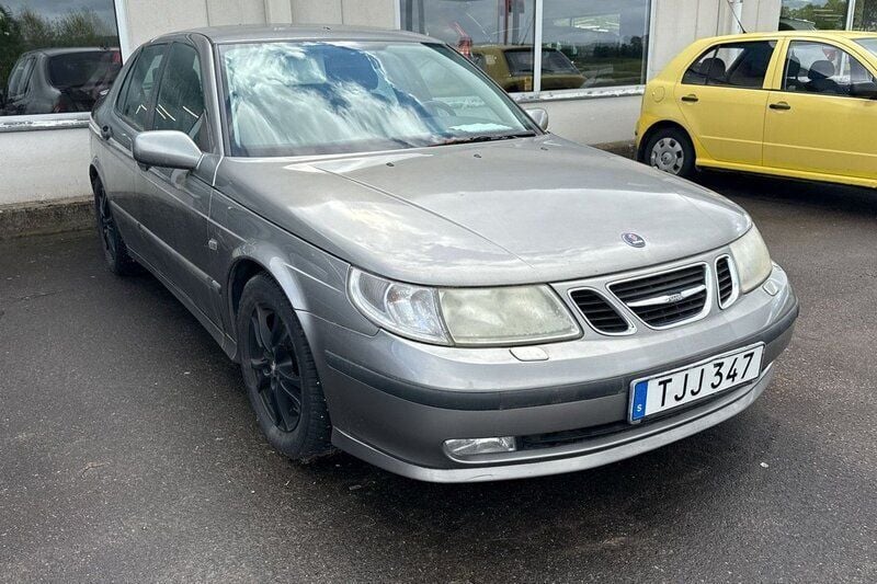 Ljusgrå Begagnad 2002 Saab 9-5 Vector Sedan | 7 500 kr (Superpris) - Bild 1/2