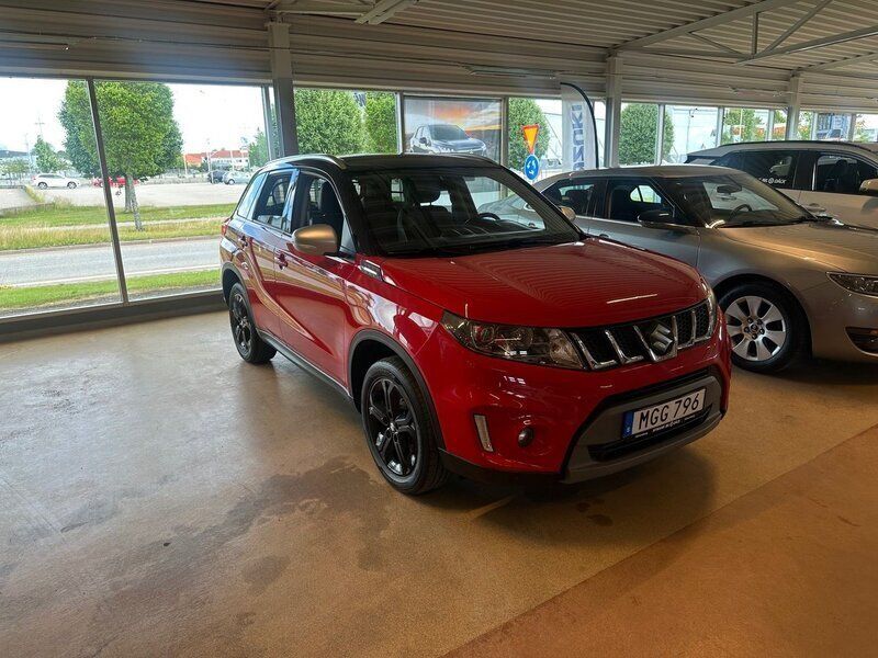 Röd Begagnad 2015 Suzuki Vitara SUV | 169 900 kr (Dyr) - Bild 1/4