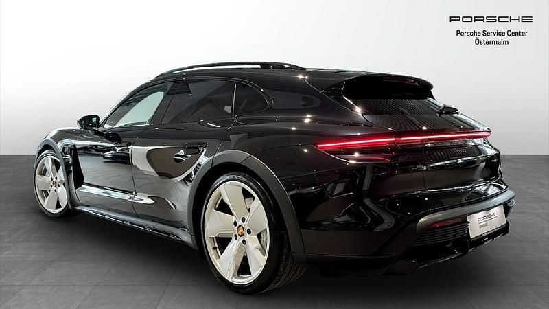 Begagnad Porsche Taycan Turbo Cross Turismo 460 kW (626 HK) 2021 Jet black metallic Sedan
