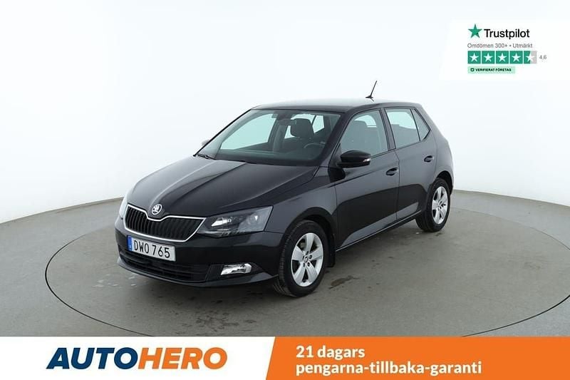 Svart Begagnad 2018 Skoda Fabia Style Halvkombi | 138 000 kr (Marknadspris) - Bild 1/4