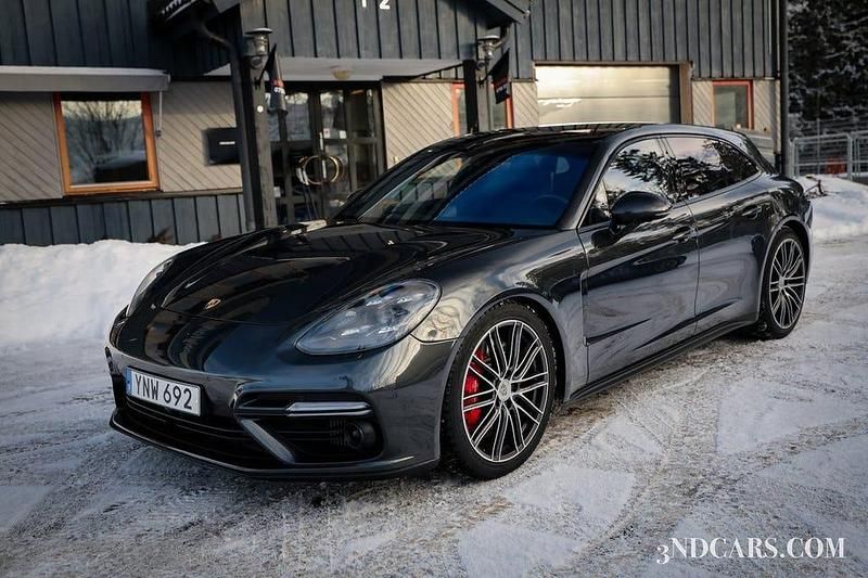Begagnad Porsche Panamera Turbo Sport Turismo 549 HK (403 kW) 2018 Grå Sedan