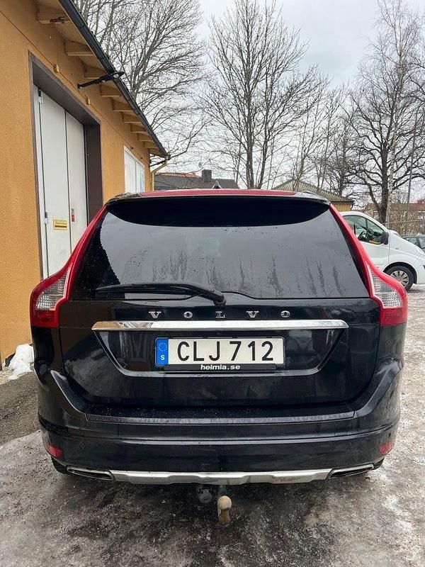 Begagnad Volvo XC60 Ocean Race 181 HK (133 kW) 2015 Svart SUV