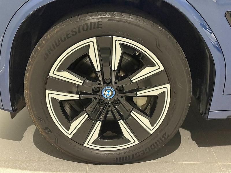 Begagnad BMW iX3 M Sport 210 kW (286 HK) 2022 Blå SUV