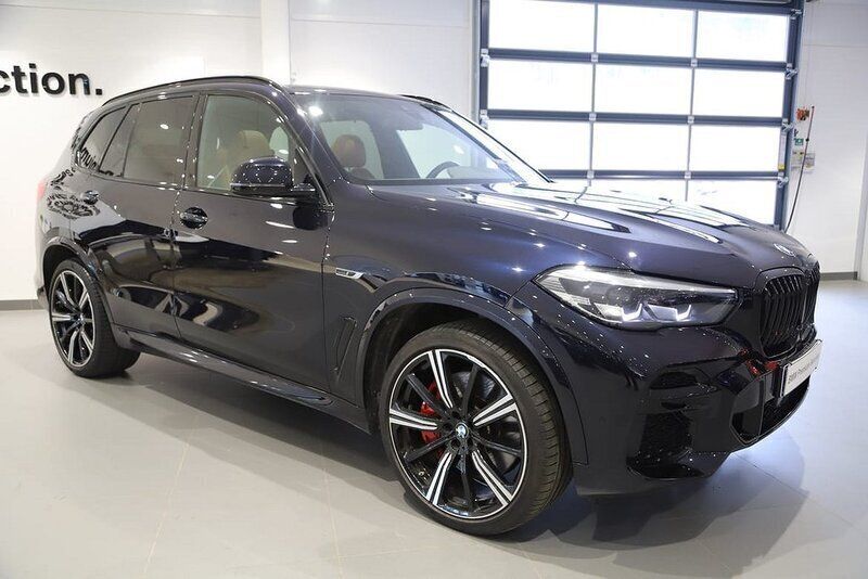 Svart Begagnad 2021 BMW X5 iPerformance SUV | 619 000 kr (Marknadspris) - Bild 1/2