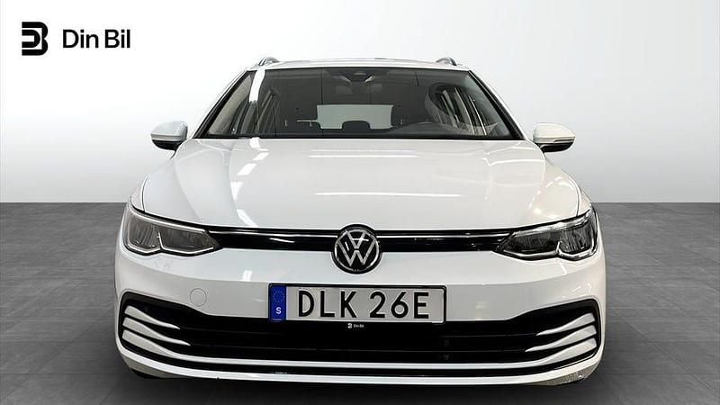 Begagnad VW Golf VIII 131 HK (96 kW) 2022 Vit Kombi