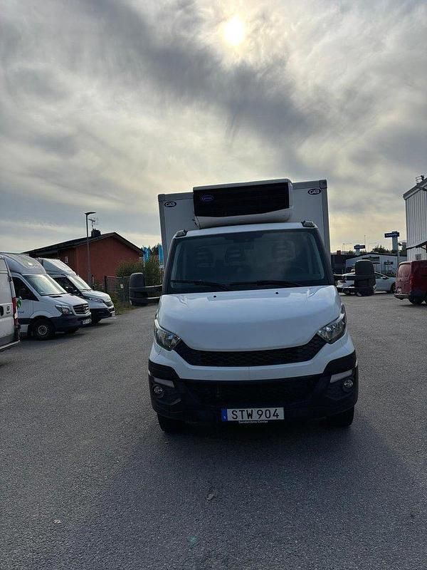 Vit Begagnad 2015 Iveco Daily | 210 000 kr (Dyr) - Bild 1/4