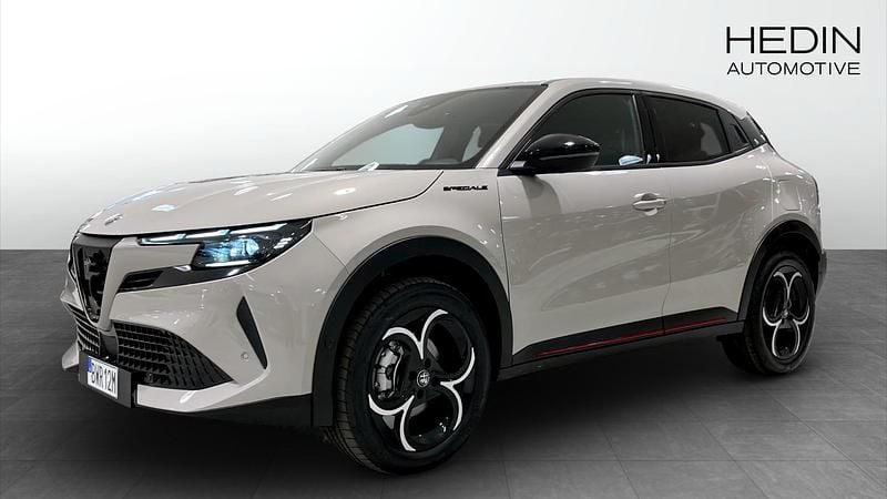 Grå Ny 2025 Alfa Romeo GT Junior Edizione Speciale Halvkombi | 393 800 kr - Bild 1/4