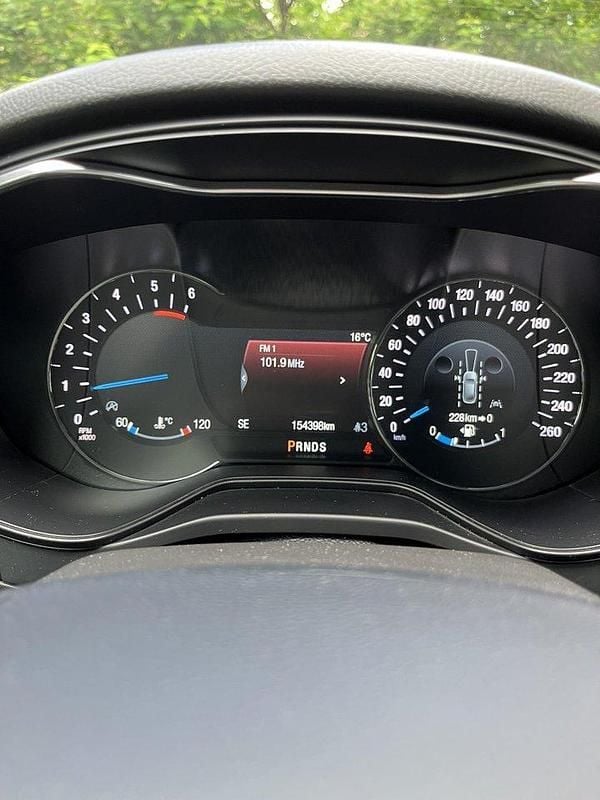Svart Begagnad 2020 Ford Mondeo Halvkombi | 159 000 kr (Bra pris) - Bild 1/4