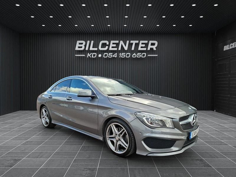 Mörkgrå Begagnad 2014 Mercedes CLA250 AMG Sedan | 219 900 kr (Marknadspris) - Bild 1/4