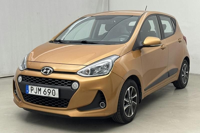 Ljusbrun Begagnad 2017 Hyundai i10 Halvkombi | 74 900 kr (Superpris) - Bild 1/4