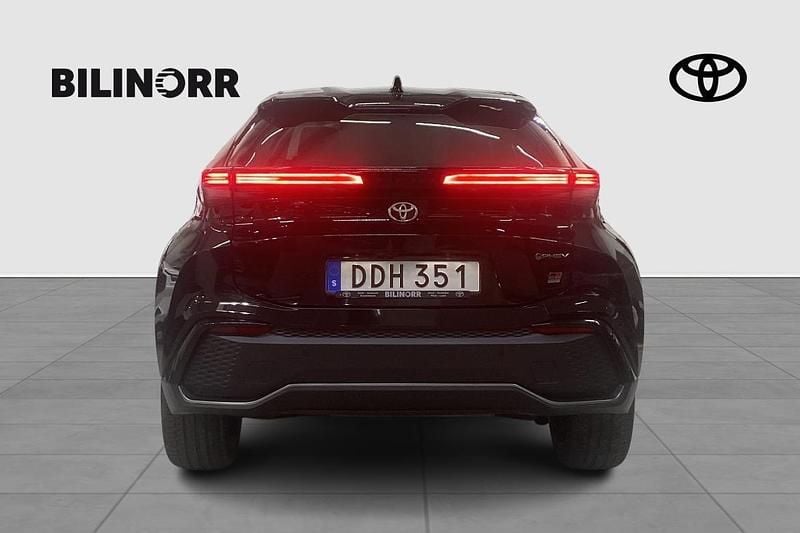 Begagnad Toyota C-HR Edition 151 HK (111 kW) 2024 Silver SUV