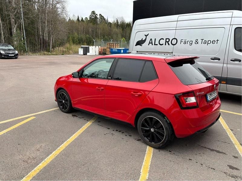 Röd Begagnad 2016 Skoda Fabia Monte Carlo Halvkombi | 99 900 kr (Marknadspris) - Bild 1/4