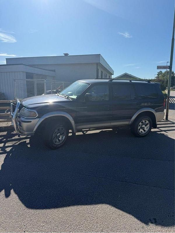 Begagnad 2002 Mitsubishi Pajero SUV | 52 000 kr (Dyr) - Bild 1/4