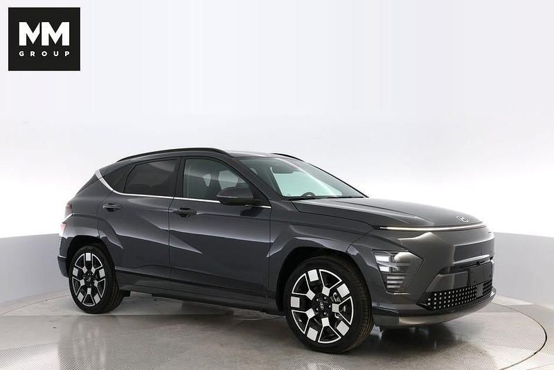 Ecotronic gray pearl Begagnad 2024 Hyundai Kona Advanced SUV | 514 300 kr (Marknadspris) - Bild 1/4