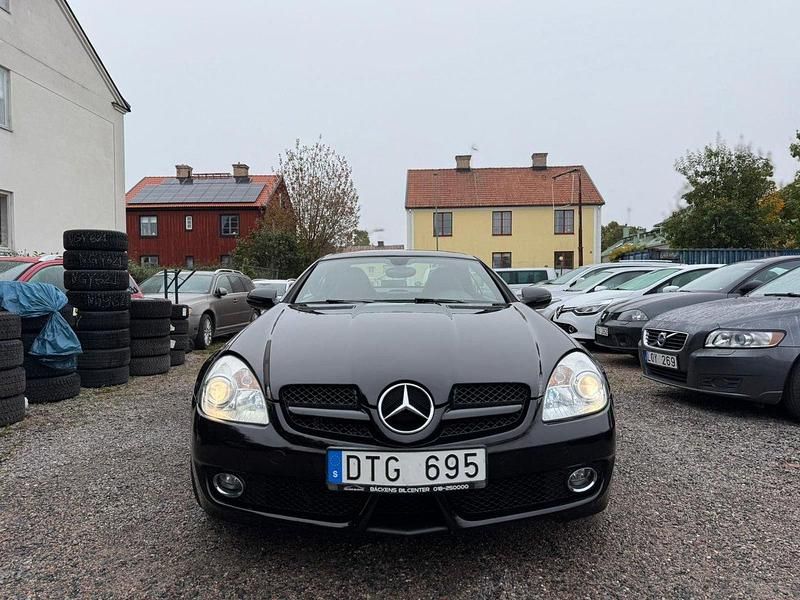 Svart Begagnad 2008 Mercedes SLK200 Cab | 144 500 kr (Marknadspris) - Bild 1/4
