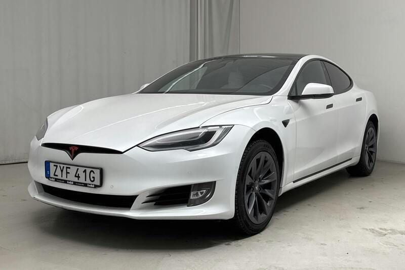 Vit Begagnad 2020 Tesla Model S Sedan | 338 800 kr (Marknadspris) - Bild 1/4