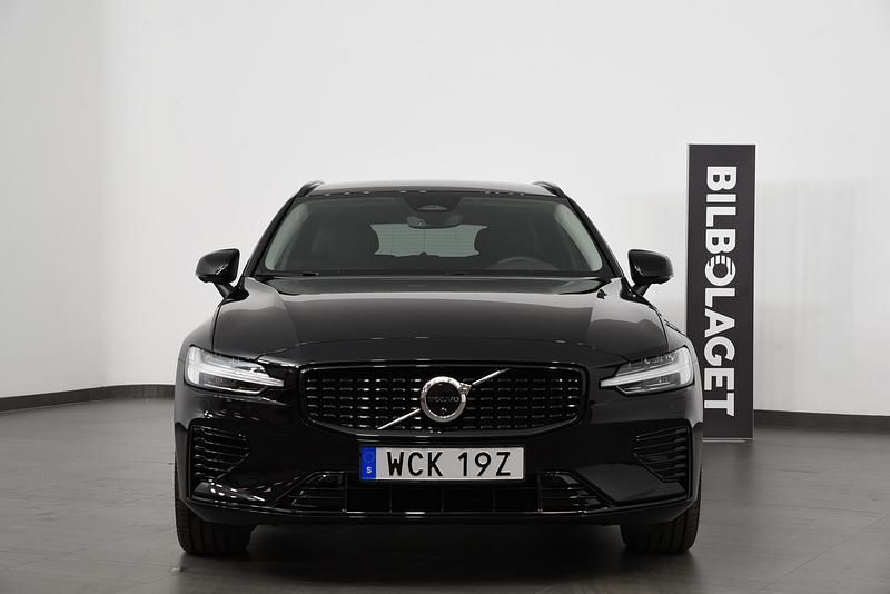 Begagnad Volvo V60 349 HK (256 kW) 2026 Svart Kombi