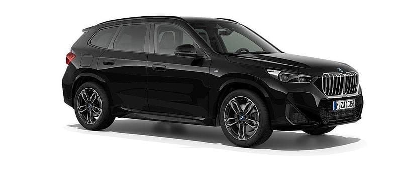 Svart Ny 2025 BMW X1 Comfort Edition SUV | 688 500 kr (Lite dyr) - Bild 1/4