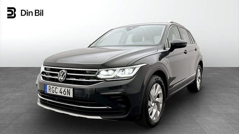 Urano grey Begagnad 2024 VW Tiguan Elegance SUV | 379 900 kr (Marknadspris) - Bild 1/4
