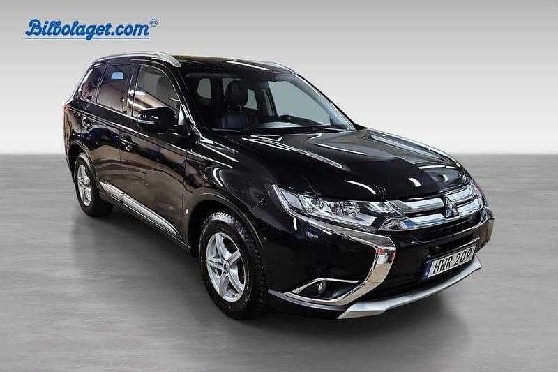 Begagnad Mitsubishi Outlander 151 HK (111 kW) 2016 Svart SUV