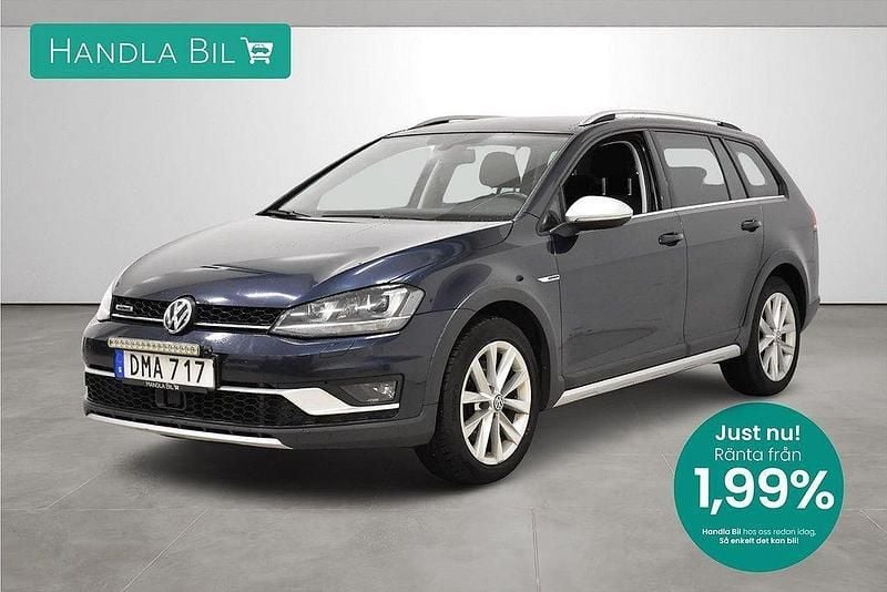 Mörkblå Begagnad 2016 VW Golf Alltrack Kombi | 169 900 kr (Marknadspris) - Bild 1/3