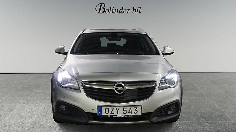 Begagnad Opel Insignia Country Tourer Business 170 HK (125 kW) 2016 Grå Kombi
