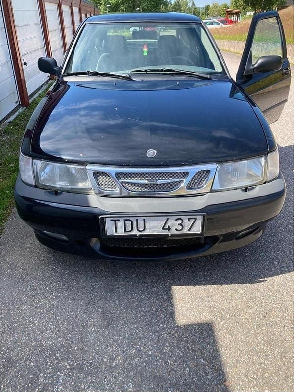 Svart Begagnad 2002 Saab 9-3 Aero Halvkombi | 15 000 kr (Bra pris) - Bild 1/4
