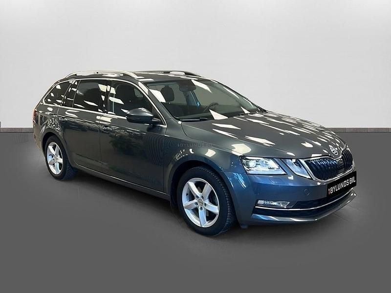 Begagnad Skoda Octavia 150 HK (110 kW) 2020 Grå Kombi
