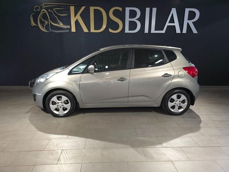 Silver Begagnad 2012 Kia Venga Comfort Halvkombi | 64 500 kr (Marknadspris) - Bild 1/4