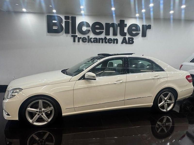 Begagnad Mercedes E220 Avantgarde 170 HK (125 kW) 2009 Vit Sedan