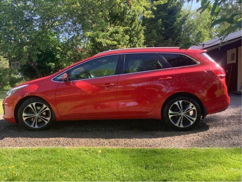 Röd Begagnad 2016 Kia Ceed Sportswagon GT-Line Kombi | 98 000 kr (Bra pris) - Bild 1/3
