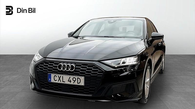Svart Begagnad 2023 Audi A3 Sportback Proline Halvkombi | 239 000 kr (Marknadspris) - Bild 1/4
