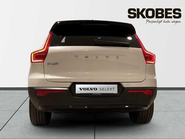 Begagnad 2025 Volvo EX40 SUV | 529 800 kr (Marknadspris) - Bild 1/4