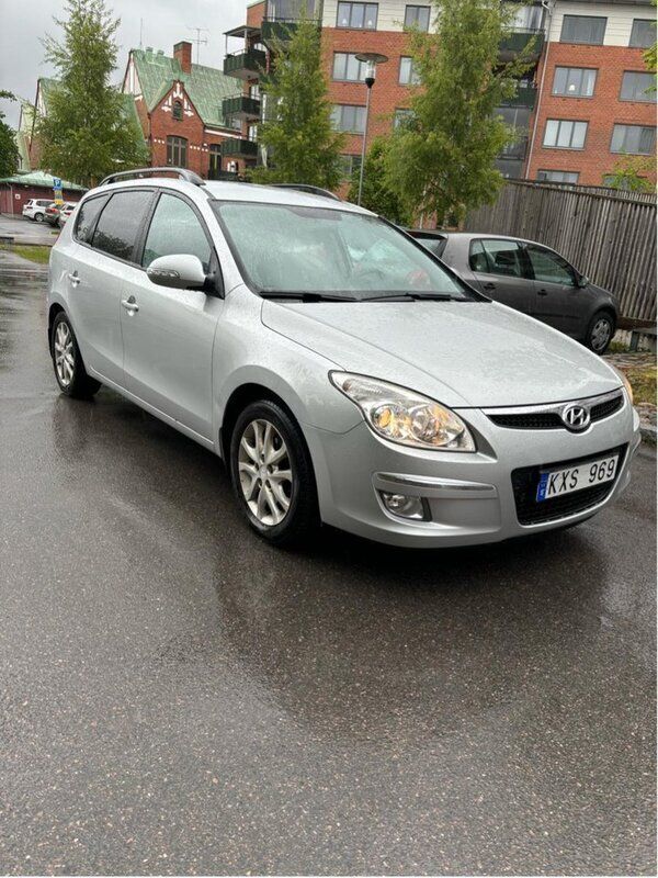 Silver Begagnad 2008 Hyundai i30 Kombi | 42 000 kr (Marknadspris) - Bild 1/4